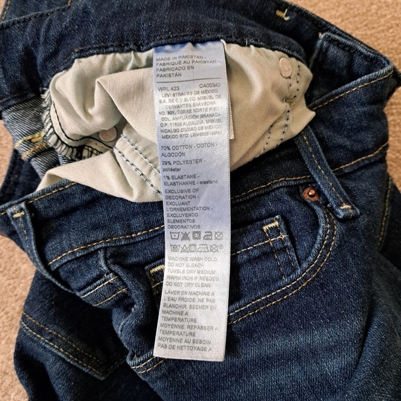 Levi's Signature Jeans Women's 29 Mid Rise  Straight Blue Denim Dark Wash - Picture 8 of 14